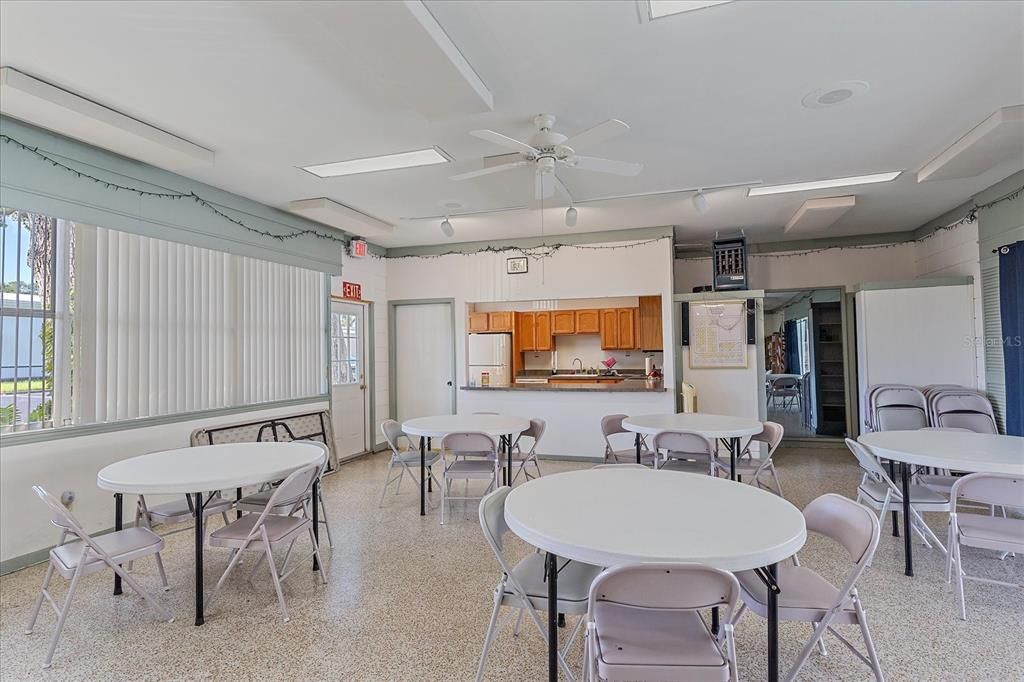 For Sale: $119,900 (2 beds, 1 baths, 900 Square Feet)