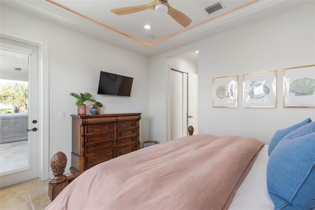 For Sale: $1,949,000 (6 beds, 5 baths, 3858 Square Feet)