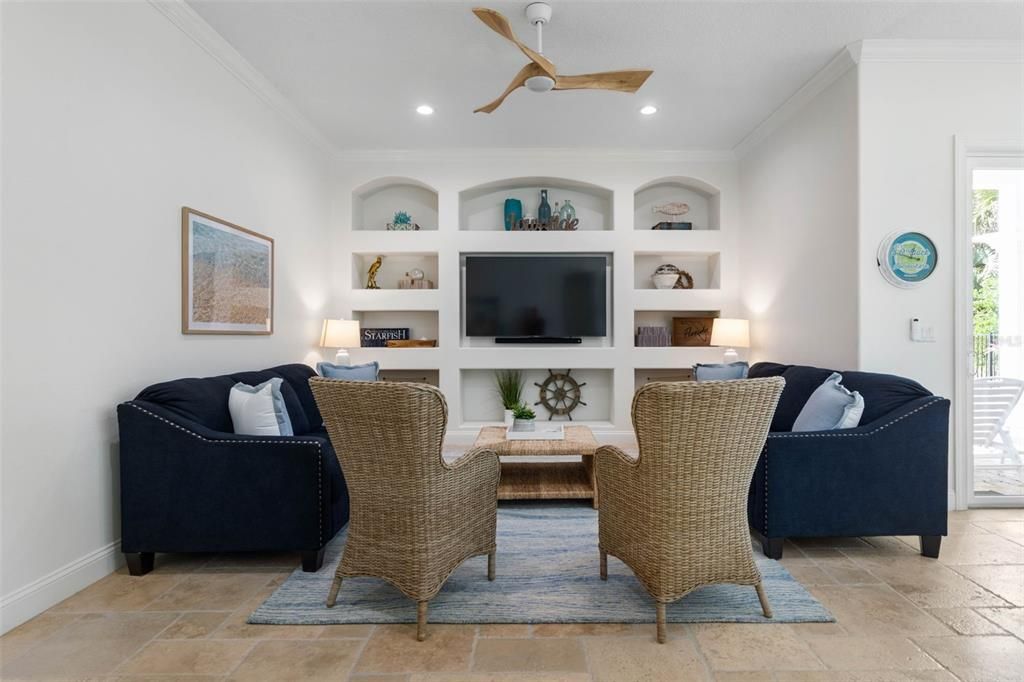 For Sale: $1,949,000 (6 beds, 5 baths, 3858 Square Feet)