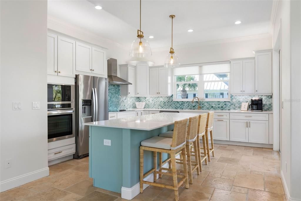 For Sale: $1,949,000 (6 beds, 5 baths, 3858 Square Feet)