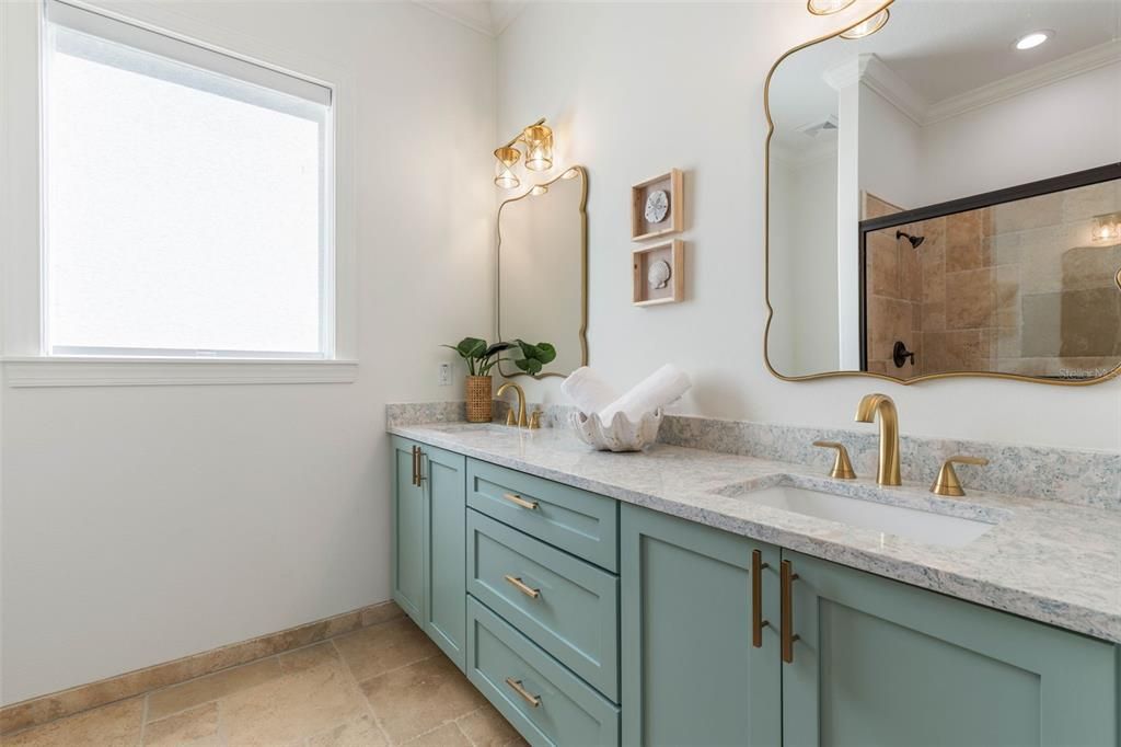 For Sale: $1,949,000 (6 beds, 5 baths, 3858 Square Feet)