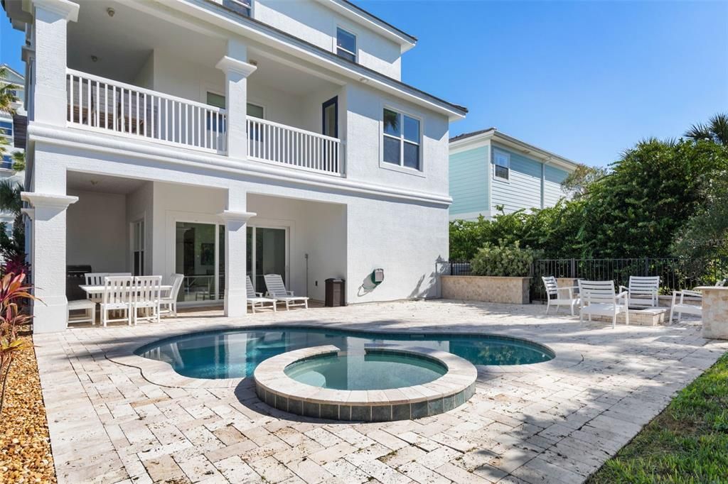 For Sale: $1,949,000 (6 beds, 5 baths, 3858 Square Feet)