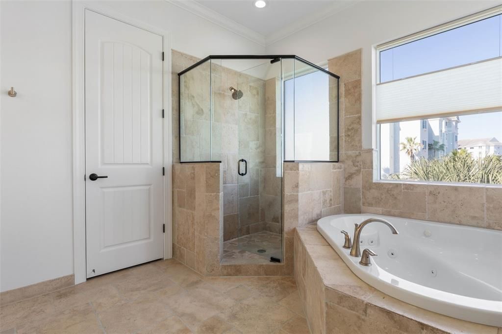 For Sale: $1,949,000 (6 beds, 5 baths, 3858 Square Feet)