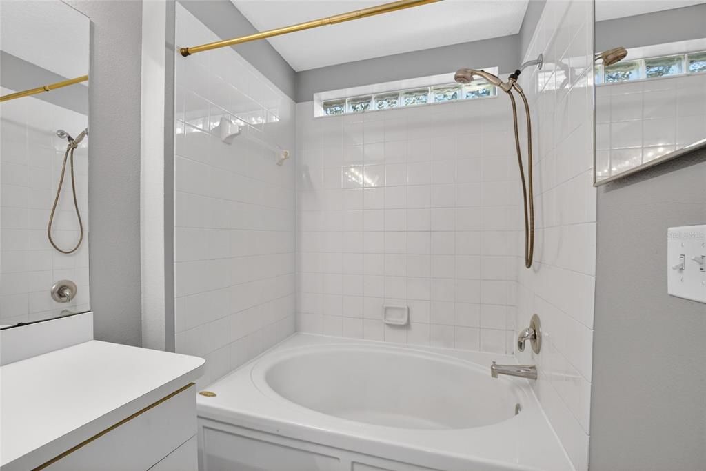 For Sale: $300,000 (3 beds, 2 baths, 1335 Square Feet)