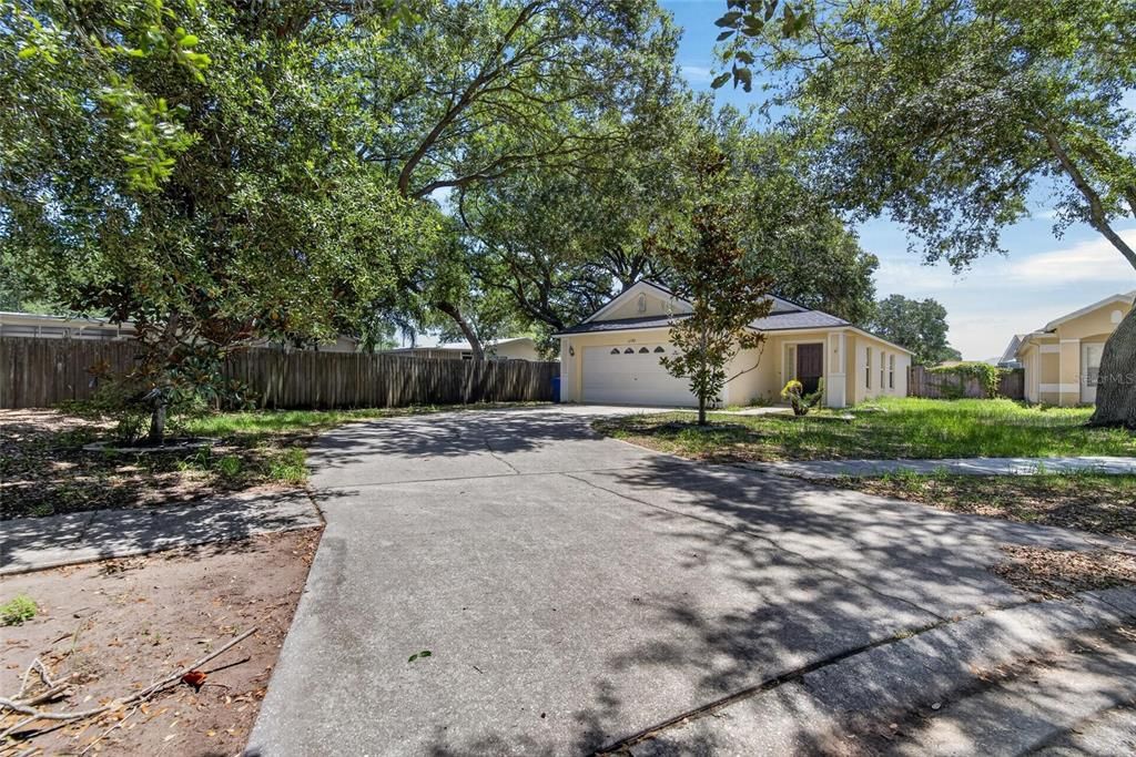 For Sale: $300,000 (3 beds, 2 baths, 1335 Square Feet)