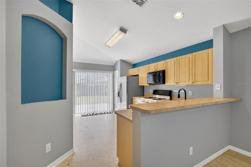 For Sale: $300,000 (3 beds, 2 baths, 1335 Square Feet)