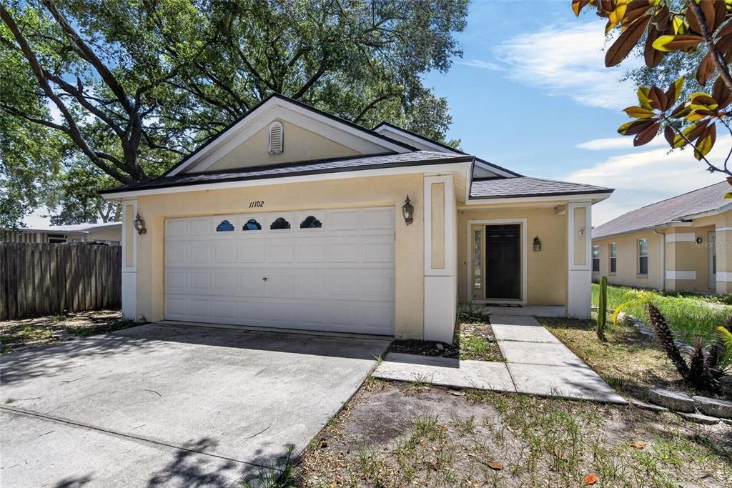 For Sale: $300,000 (3 beds, 2 baths, 1335 Square Feet)
