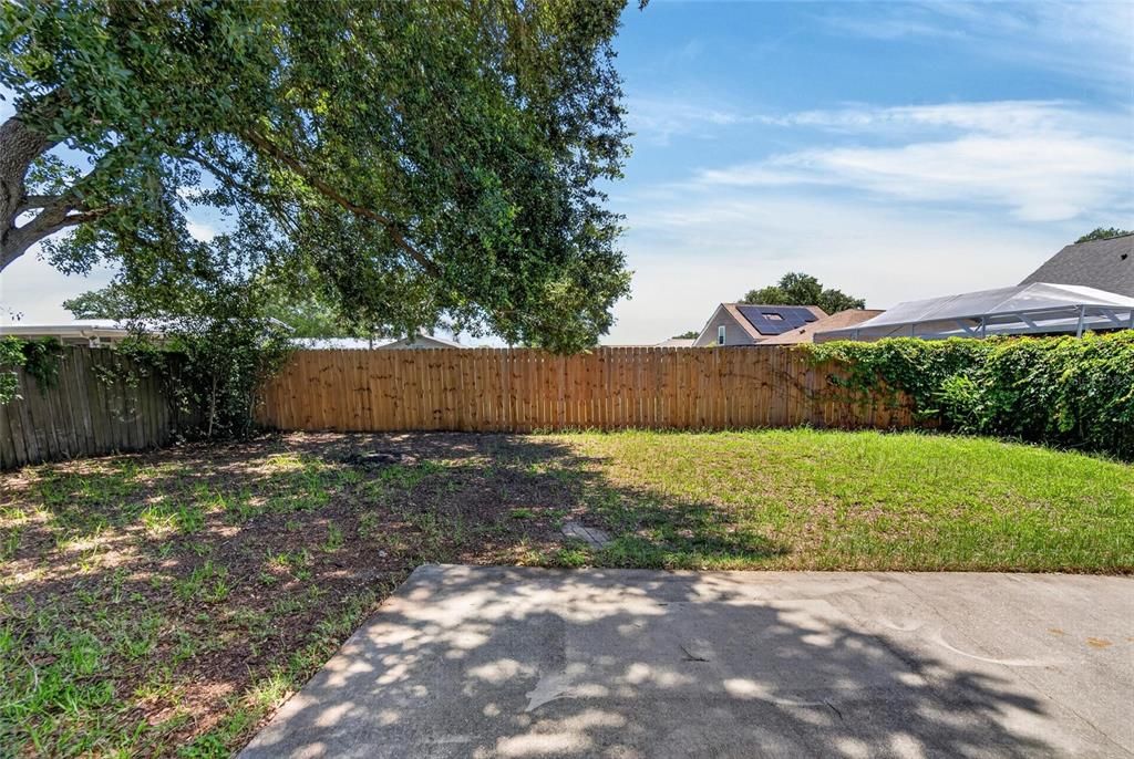 For Sale: $300,000 (3 beds, 2 baths, 1335 Square Feet)