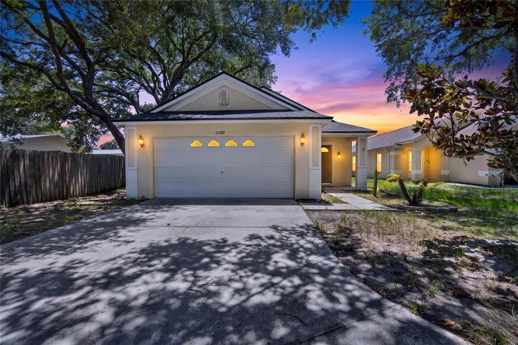 For Sale: $300,000 (3 beds, 2 baths, 1335 Square Feet)