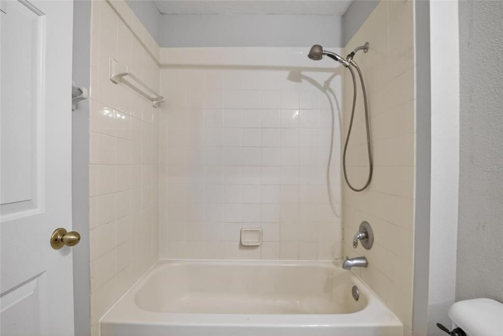 For Sale: $300,000 (3 beds, 2 baths, 1335 Square Feet)
