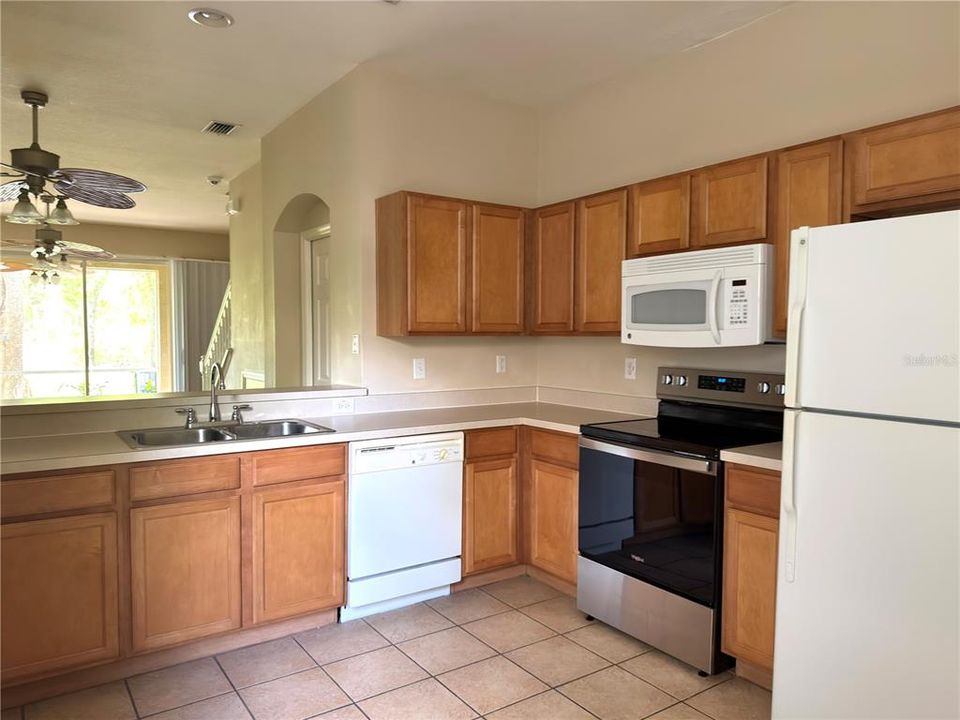 For Sale: $235,000 (2 beds, 2 baths, 1240 Square Feet)