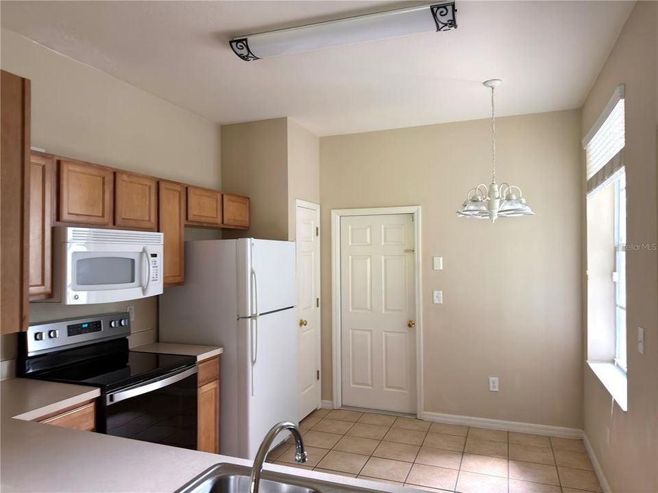 For Sale: $235,000 (2 beds, 2 baths, 1240 Square Feet)