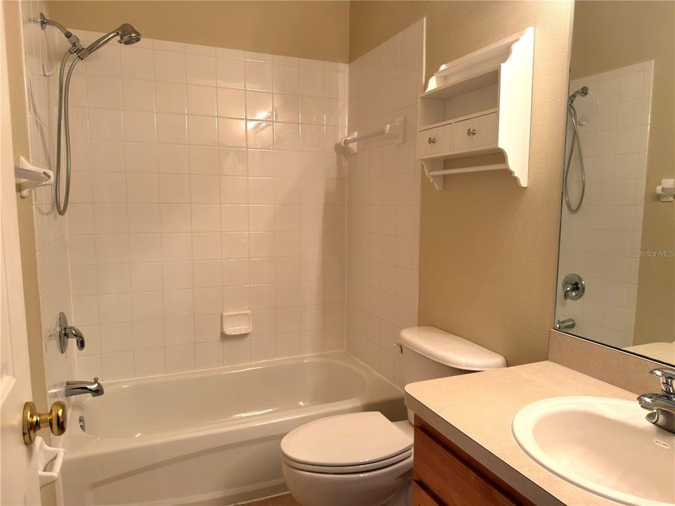 For Sale: $235,000 (2 beds, 2 baths, 1240 Square Feet)