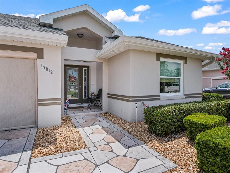 For Sale: $310,000 (3 beds, 2 baths, 1557 Square Feet)