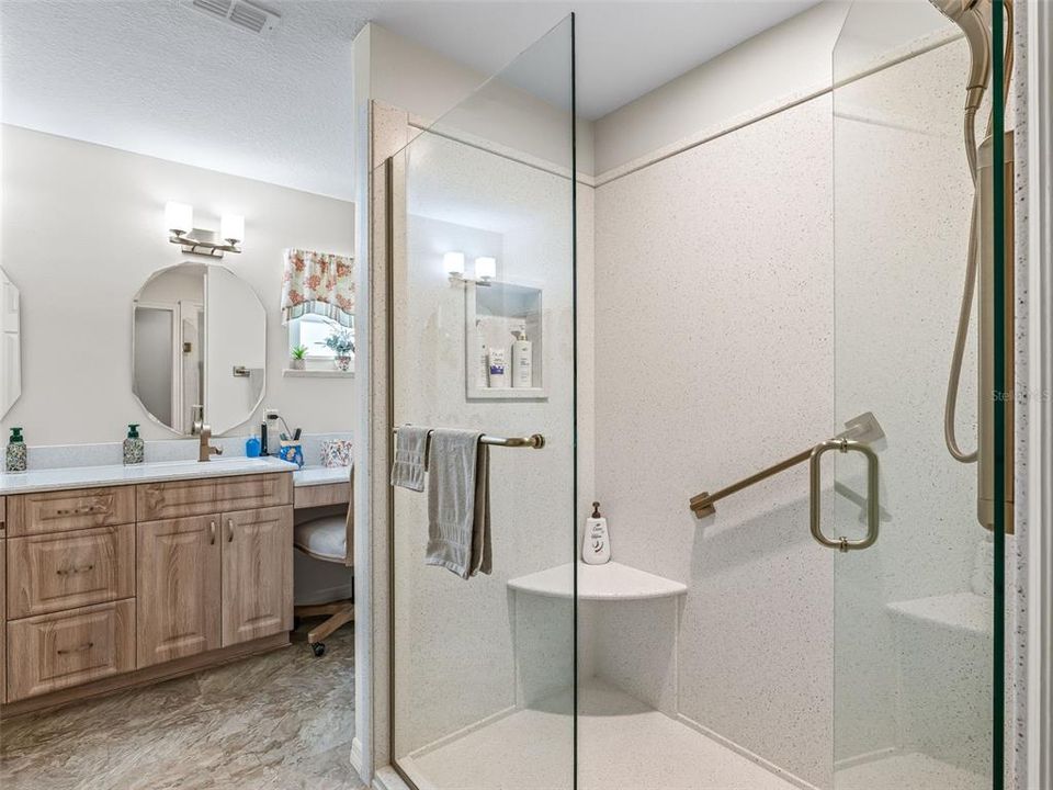 For Sale: $310,000 (3 beds, 2 baths, 1557 Square Feet)