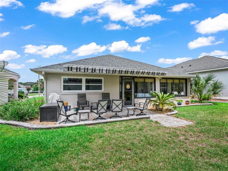 For Sale: $310,000 (3 beds, 2 baths, 1557 Square Feet)