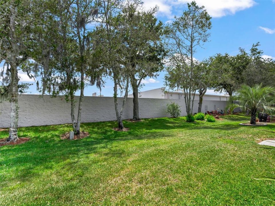 For Sale: $310,000 (3 beds, 2 baths, 1557 Square Feet)