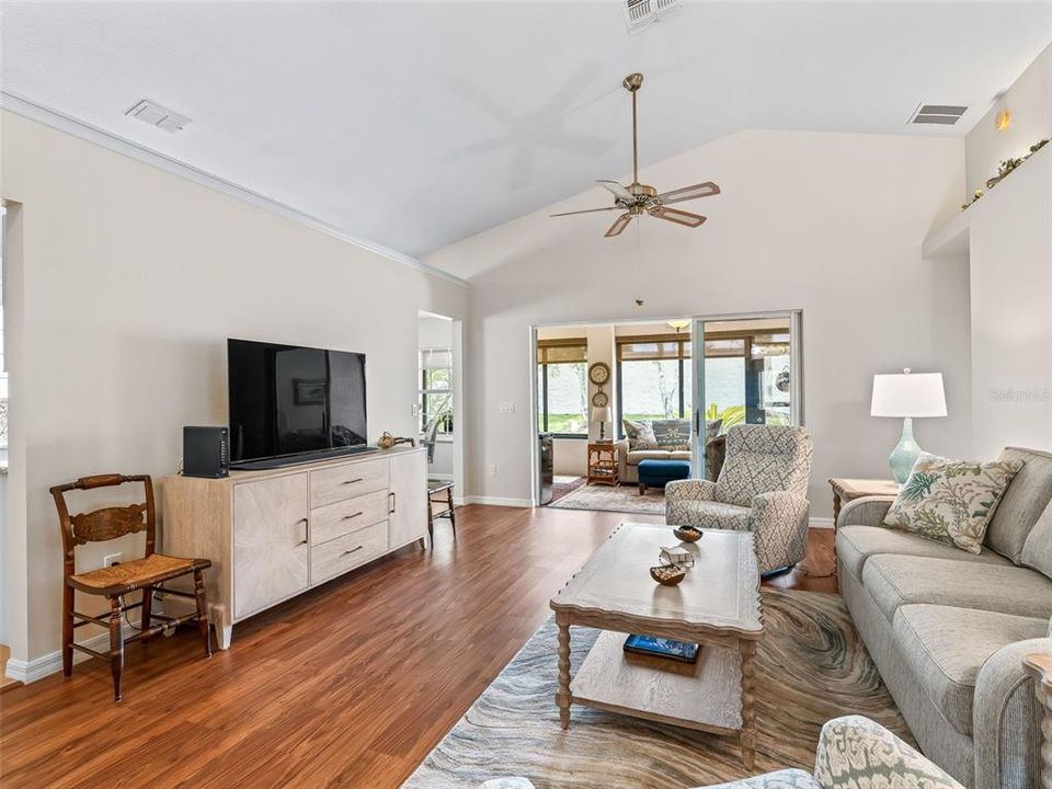 For Sale: $310,000 (3 beds, 2 baths, 1557 Square Feet)