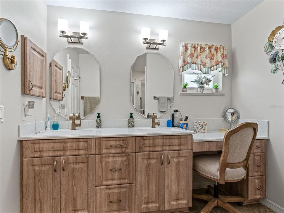 For Sale: $310,000 (3 beds, 2 baths, 1557 Square Feet)