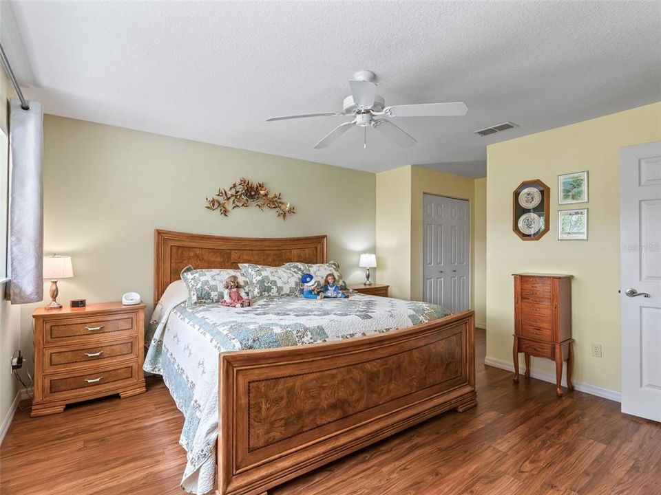 For Sale: $310,000 (3 beds, 2 baths, 1557 Square Feet)