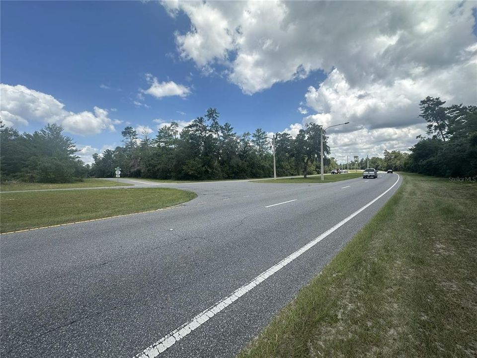 На продажу: $79,900 (0.69 acres)