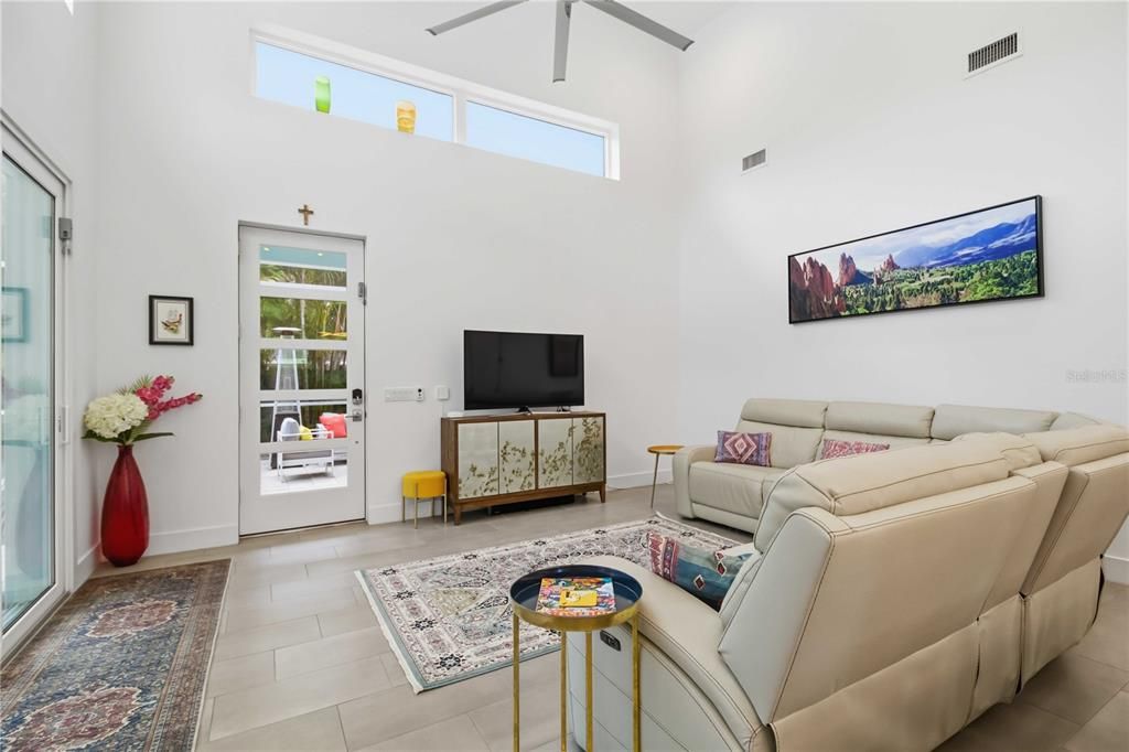 For Sale: $1,120,000 (3 beds, 2 baths, 1917 Square Feet)