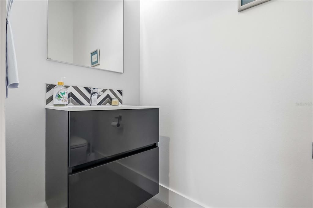 For Sale: $1,120,000 (3 beds, 2 baths, 1917 Square Feet)
