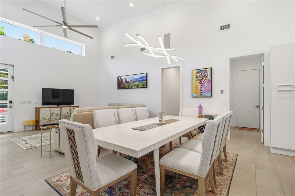 For Sale: $1,120,000 (3 beds, 2 baths, 1917 Square Feet)