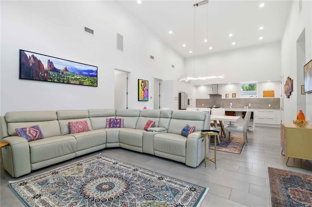 For Sale: $1,120,000 (3 beds, 2 baths, 1917 Square Feet)