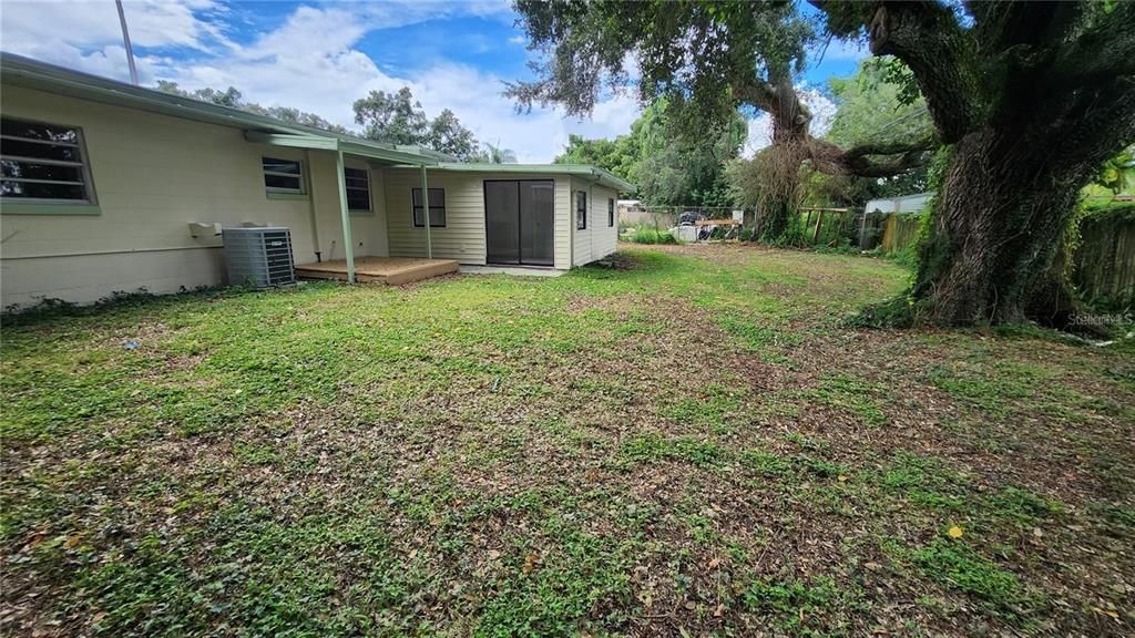 For Rent: $1,250 (1 beds, 1 baths, 1485 Square Feet)