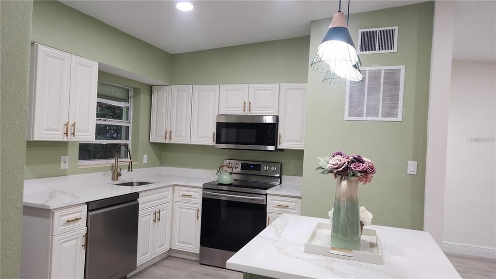 For Rent: $1,250 (1 beds, 1 baths, 1485 Square Feet)