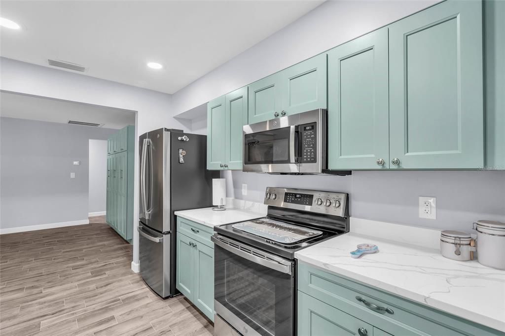 For Sale: $560,000 (2 beds, 2 baths, 1512 Square Feet)