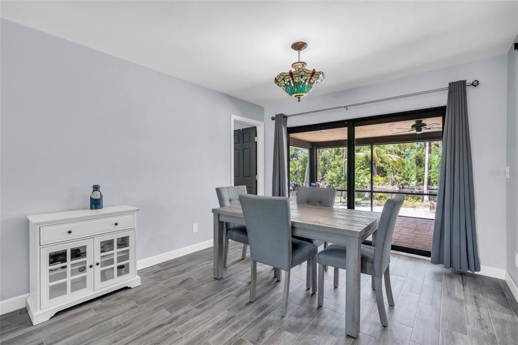 For Sale: $560,000 (2 beds, 2 baths, 1512 Square Feet)
