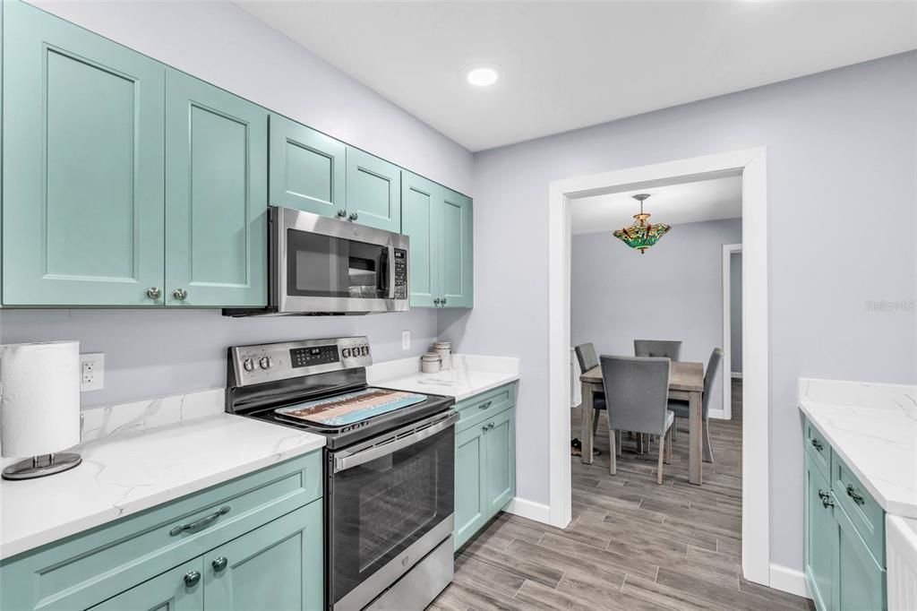 For Sale: $560,000 (2 beds, 2 baths, 1512 Square Feet)