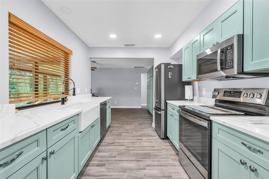 For Sale: $560,000 (2 beds, 2 baths, 1512 Square Feet)