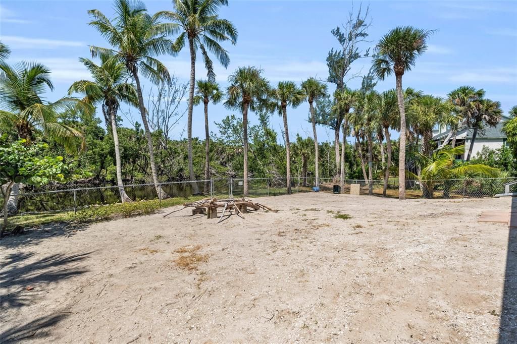 For Sale: $560,000 (2 beds, 2 baths, 1512 Square Feet)