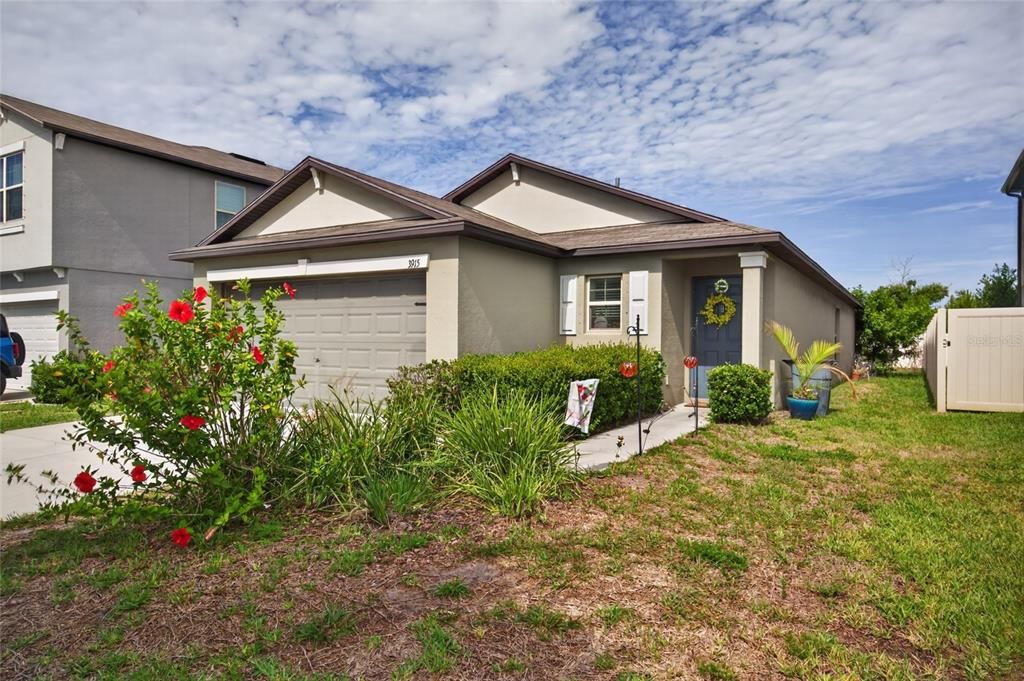 For Sale: $329,000 (4 beds, 2 baths, 1451 Square Feet)