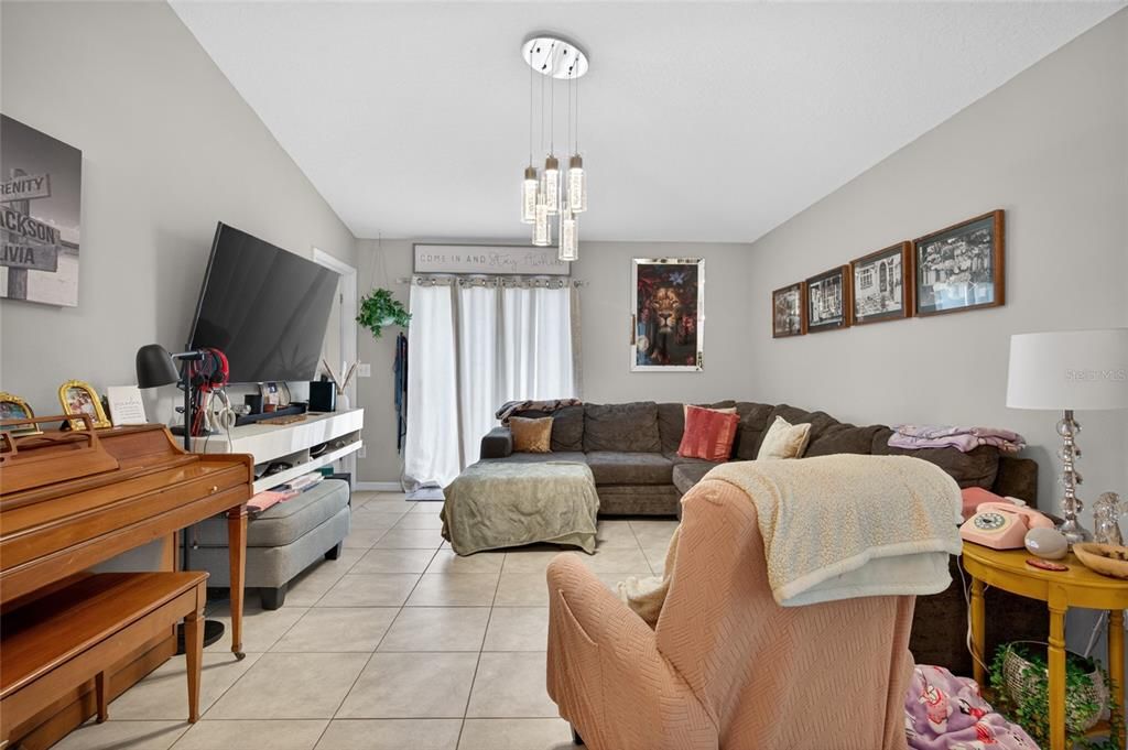 For Sale: $329,000 (4 beds, 2 baths, 1451 Square Feet)