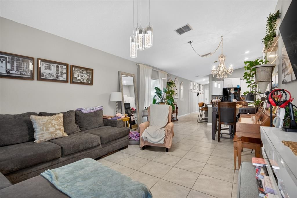 For Sale: $329,000 (4 beds, 2 baths, 1451 Square Feet)