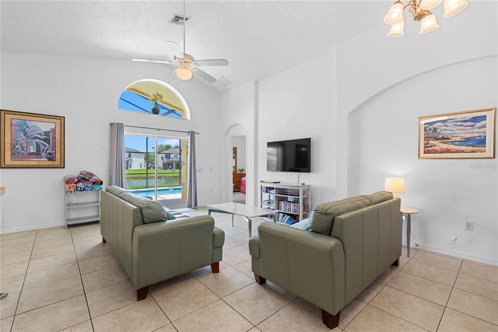 For Sale: $430,000 (4 beds, 2 baths, 1804 Square Feet)