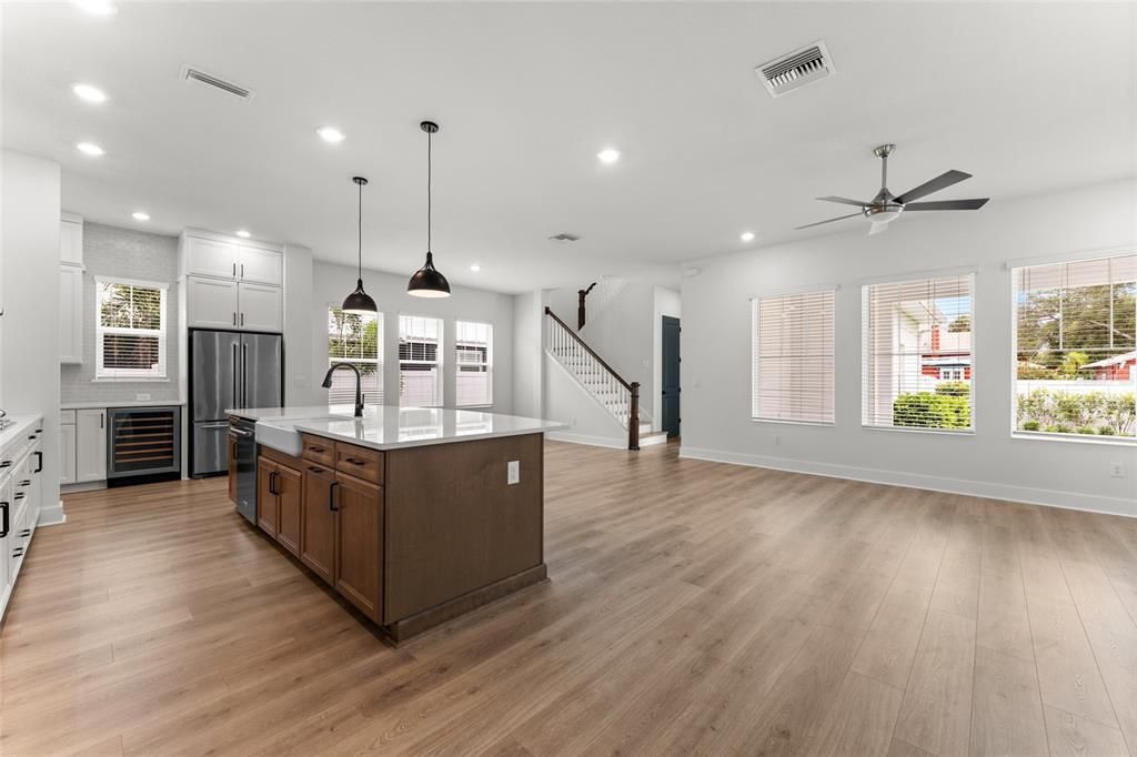 For Sale: $1,200,000 (3 beds, 2 baths, 2567 Square Feet)