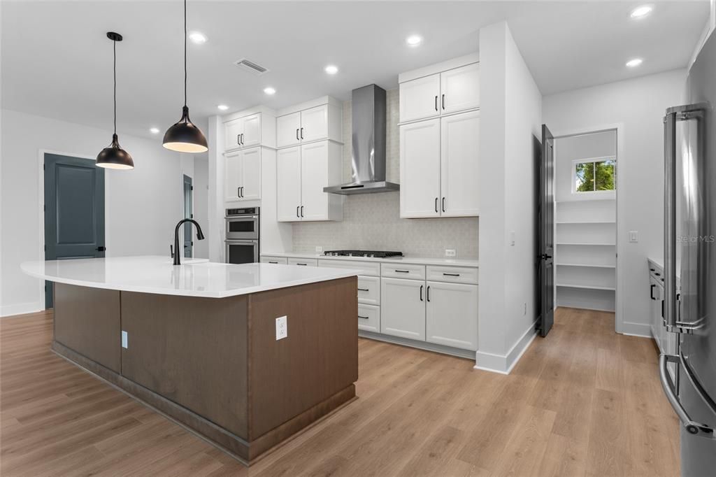 For Sale: $1,200,000 (3 beds, 2 baths, 2567 Square Feet)