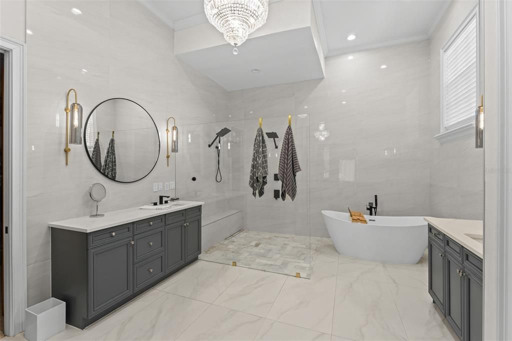 For Sale: $2,550,000 (5 beds, 4 baths, 5036 Square Feet)