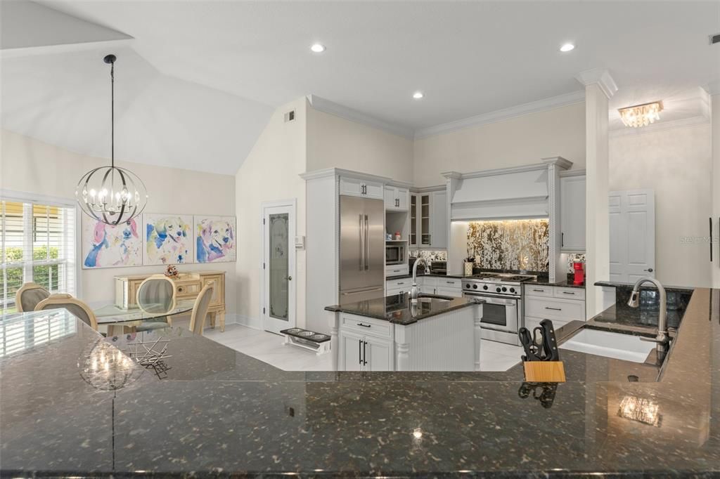 For Sale: $2,550,000 (5 beds, 4 baths, 5036 Square Feet)