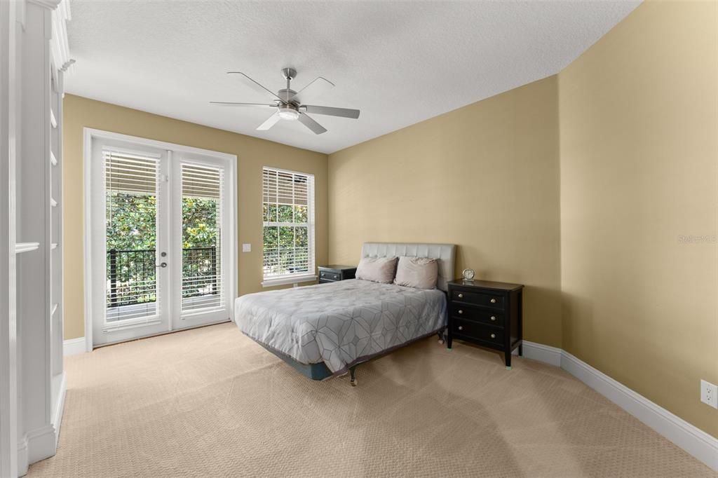 For Sale: $2,550,000 (5 beds, 4 baths, 5036 Square Feet)