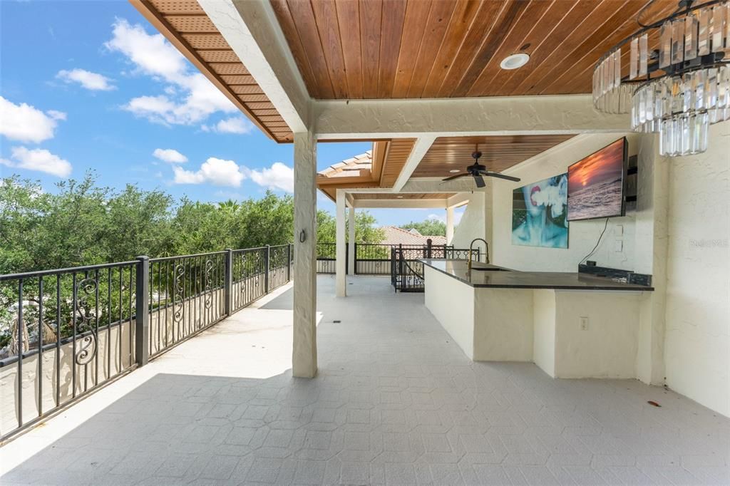 For Sale: $2,550,000 (5 beds, 4 baths, 5036 Square Feet)