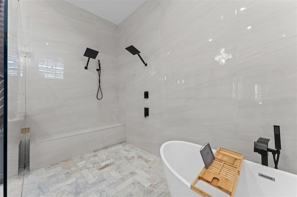 For Sale: $2,550,000 (5 beds, 4 baths, 5036 Square Feet)