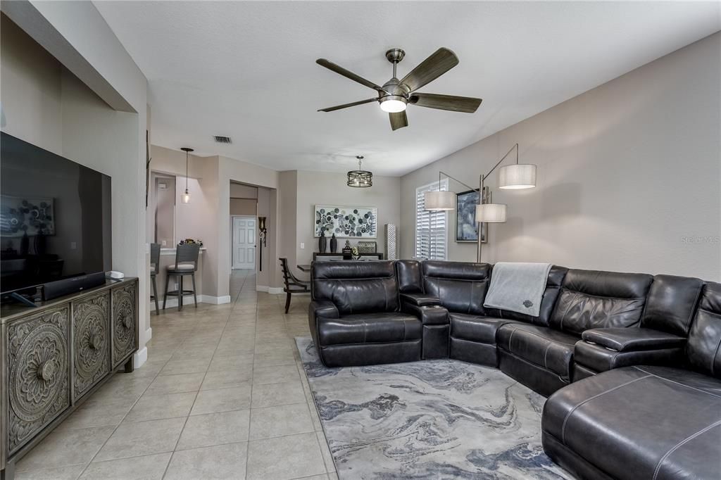 For Sale: $339,000 (3 beds, 2 baths, 1616 Square Feet)
