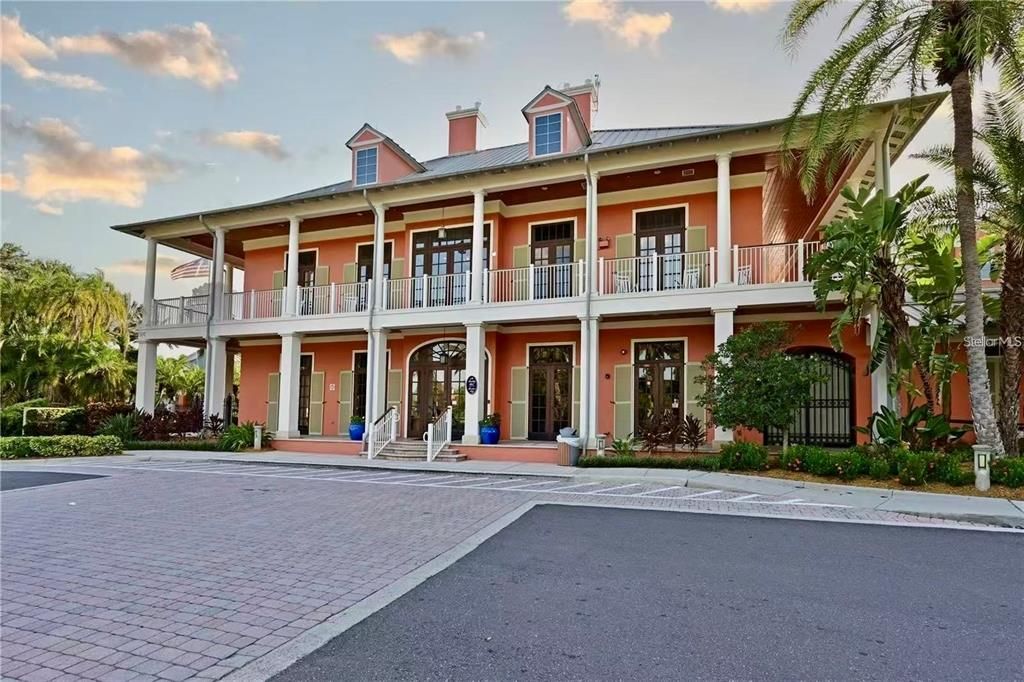 En Venta: $485,000 (4 camas, 2 baños, 2115 Pies cuadrados)