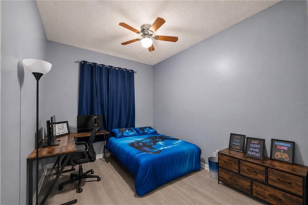 For Sale: $280,000 (3 beds, 2 baths, 1394 Square Feet)